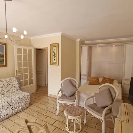 Avec Coin Nuit, Aperçu Mer, Piscine Et Parking à - Fr-1-780-95 Appartement