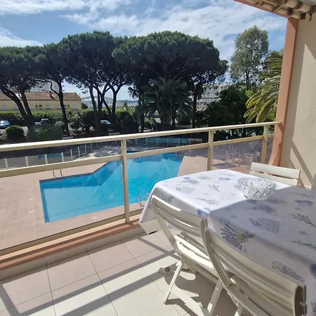 Avec Coin Nuit, Aperçu Mer, Piscine Et Parking à - Fr-1-780-95 Appartement Sainte-Maxime