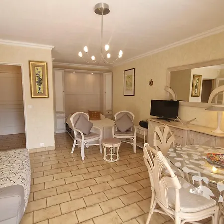 Avec Coin Nuit, Aperçu Mer, Piscine Et Parking à - Fr-1-780-95